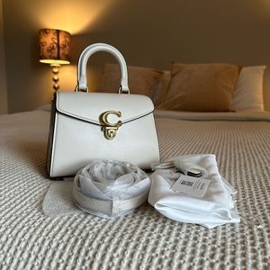 COACH Sammy Top Handle 21